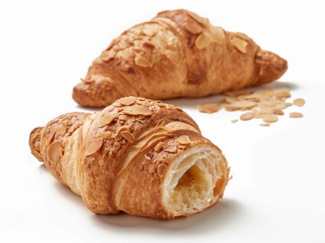 13350000 almond croissant