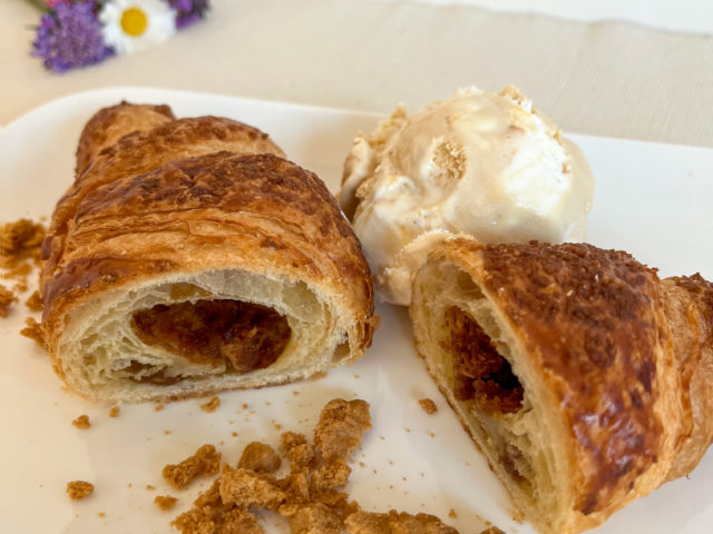 Croissant filled with Biscoff® spread Gourmand Pastries ice cream